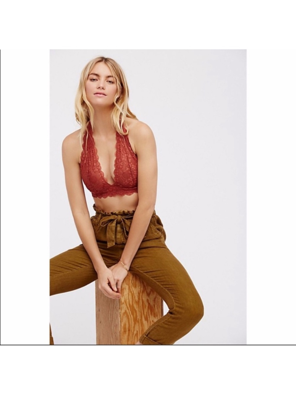 Free People scalloped hem Lace Halter Bralette in Rust. Size M.
